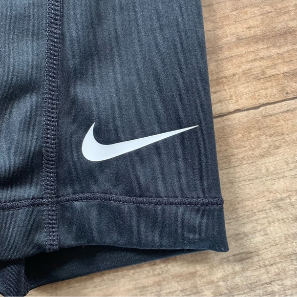 Nike athletic dri fit black with pink waist band - Picture 2 of 8